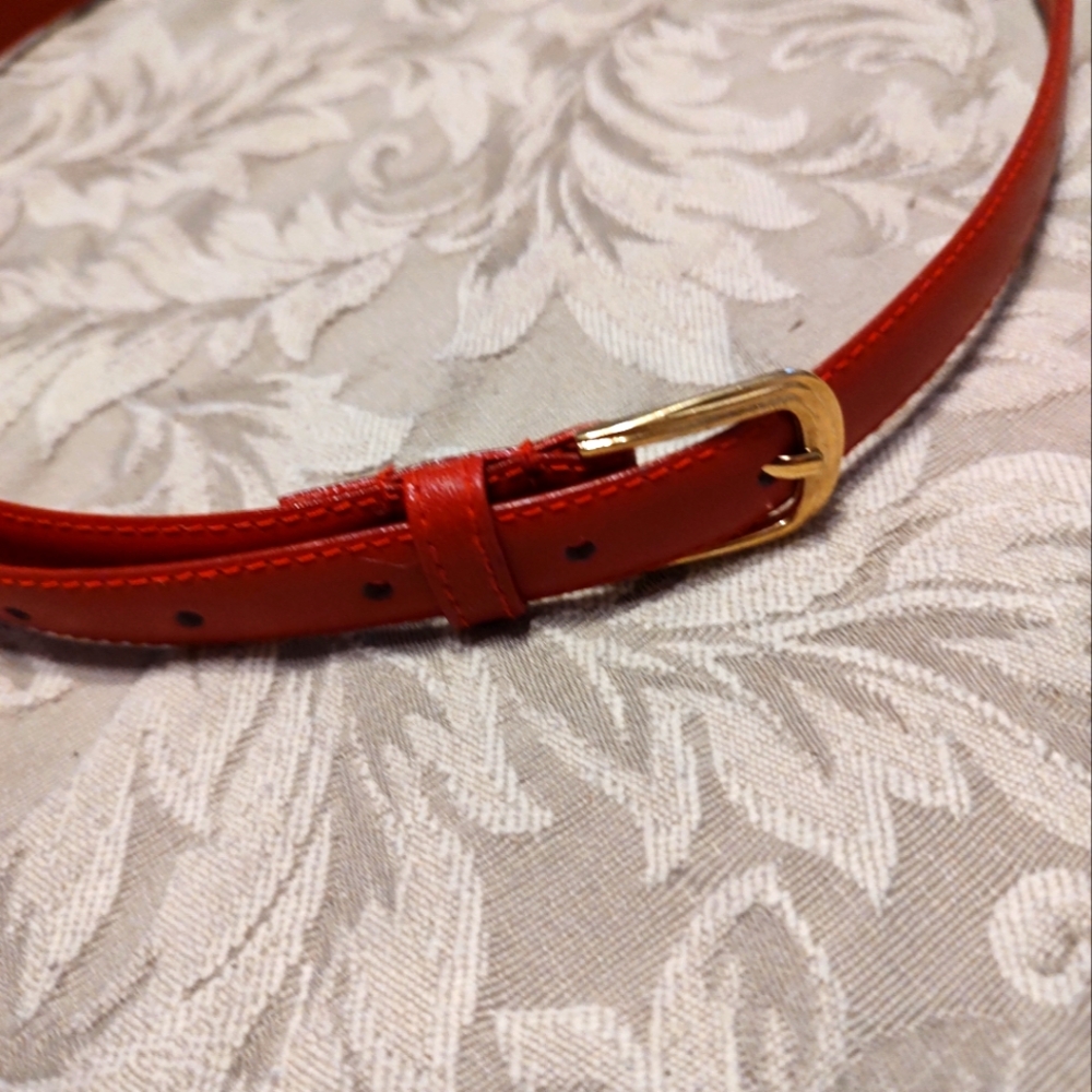 🍒 Lovely Vintage 70's Cherry Red Genuine Bonded Leather & Gold Belt - M/L - Picture 7 of 16
